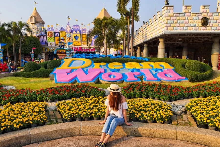 Bangkok: Dream World Super Visa Experience with All Rides