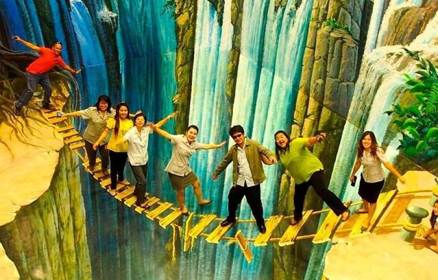 Art in Paradise