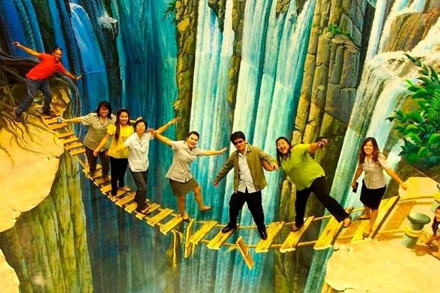 Art in Paradise