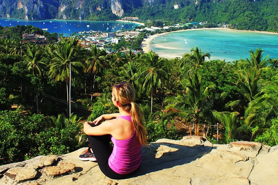 Phuket: Phi Phi island and Bamboo Island by speedboat