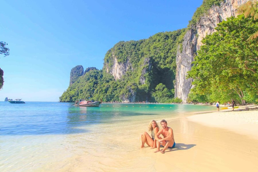 Krabi: Hong Island by Speedboat with lunch box