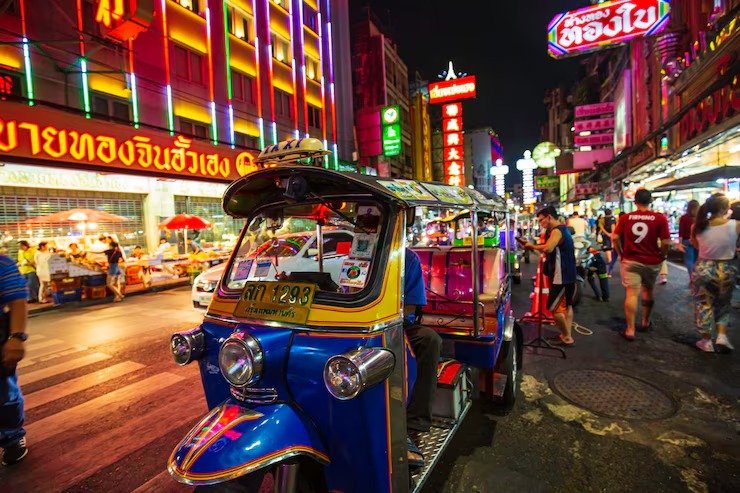 Bangkok by night tuk tuk tour